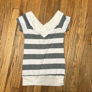 Wet Seal Short Sleeve V Neck Top